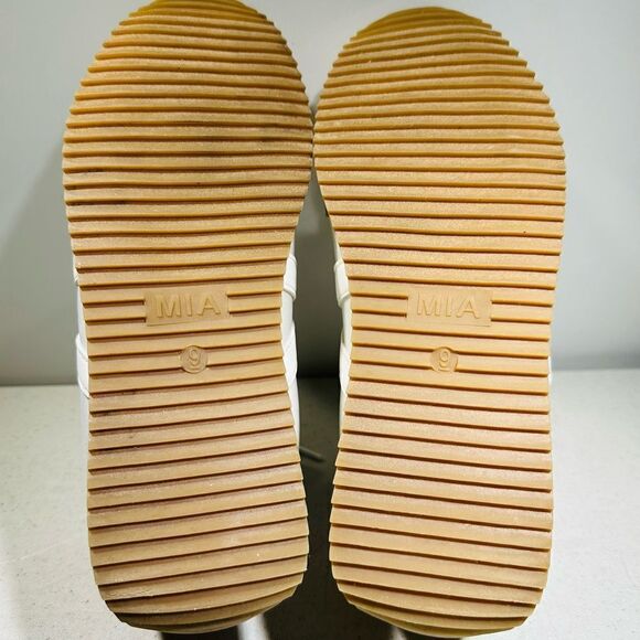MIA Women's Cream and White Trainers 9 - Picture 6 of 8